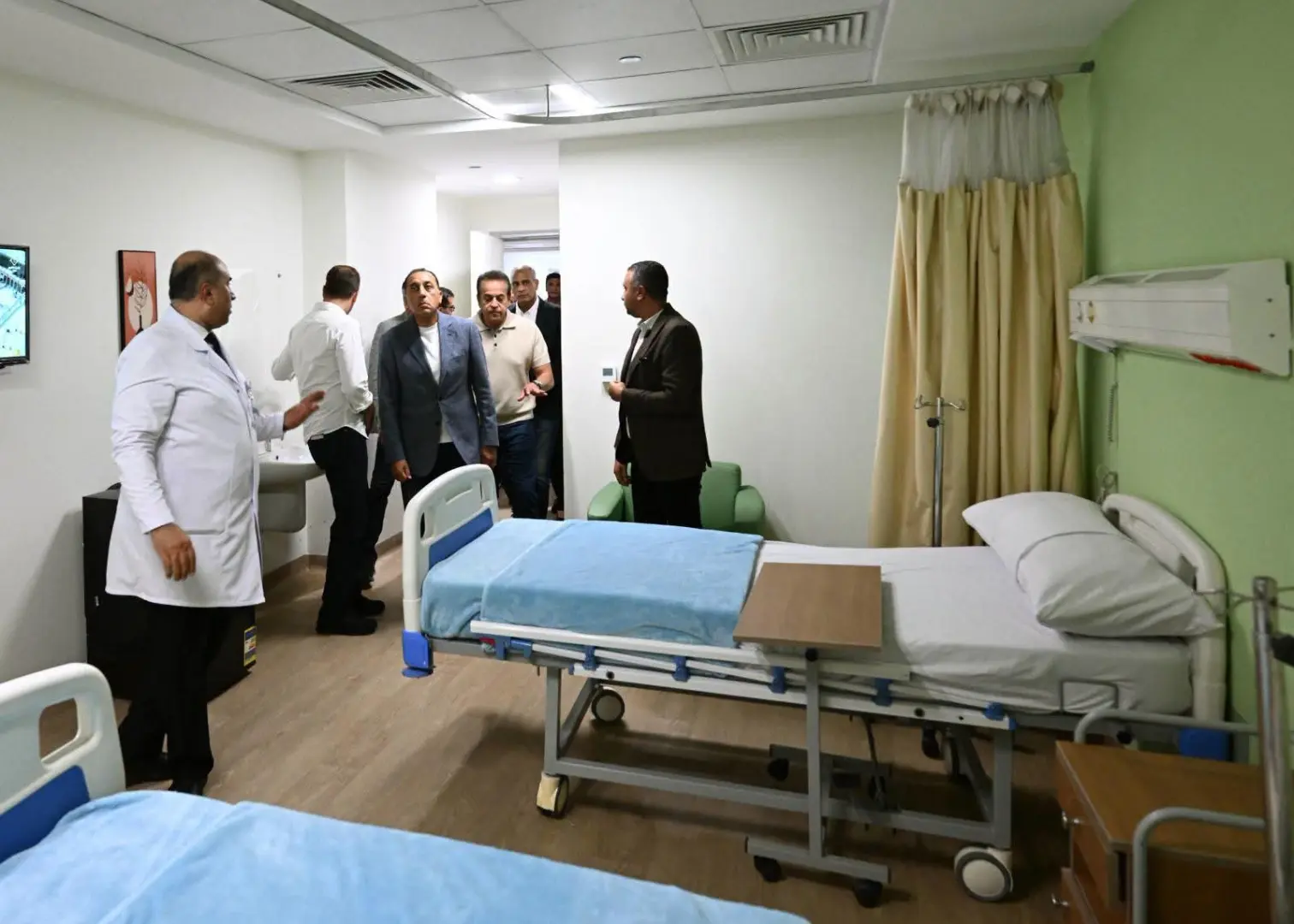 رئيس الوزراء يتفقد مركز أورام كفر الشيخ ويتابع مستوى الخدمات الطبية - 1000864605