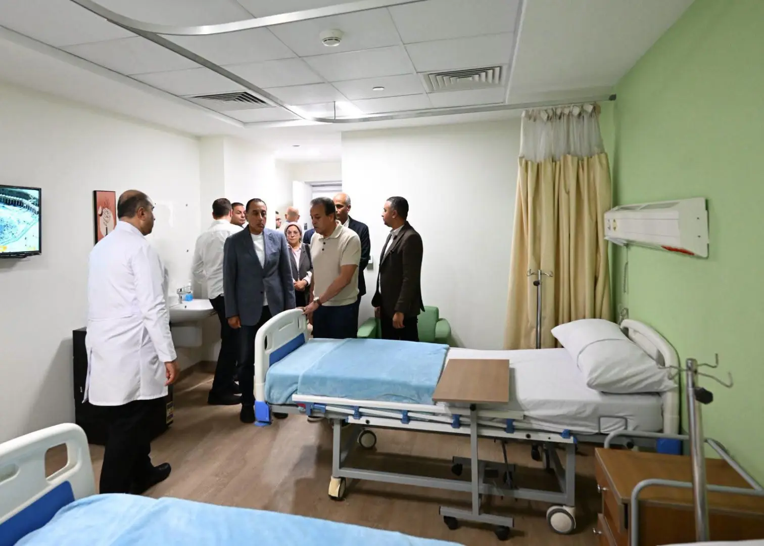 رئيس الوزراء يتفقد مركز أورام كفر الشيخ ويتابع مستوى الخدمات الطبية - 1000864607
