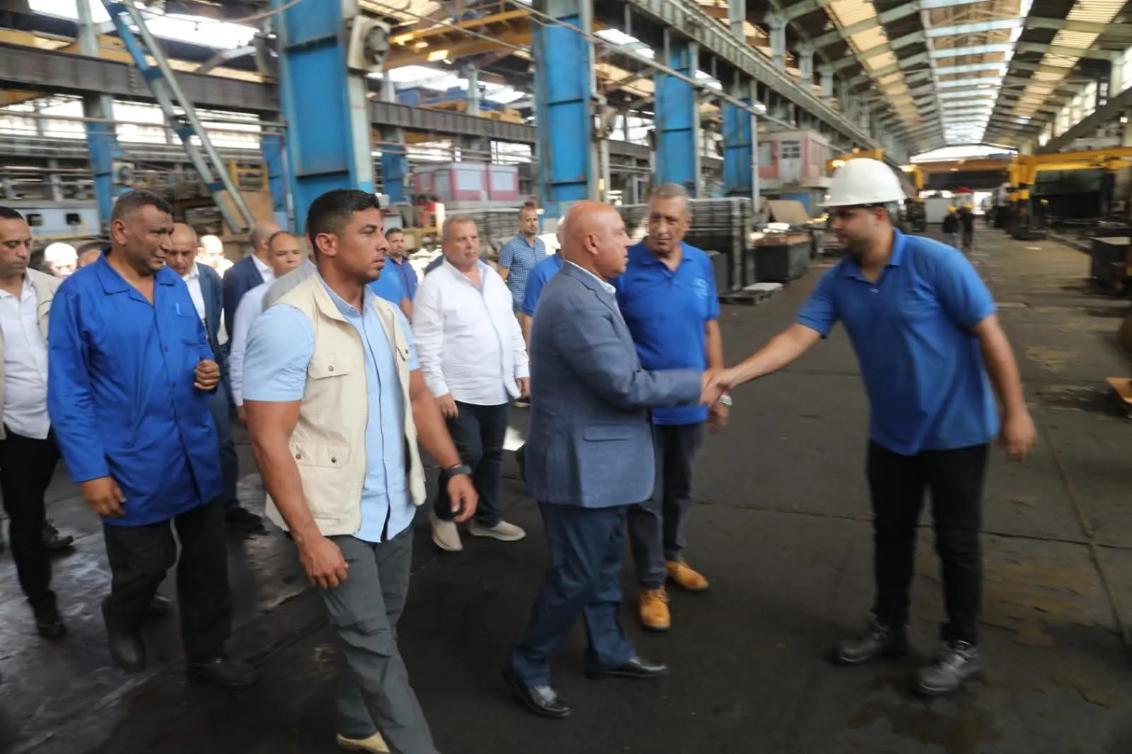 وزير النقل يتفقد ورش السكك الحديدية