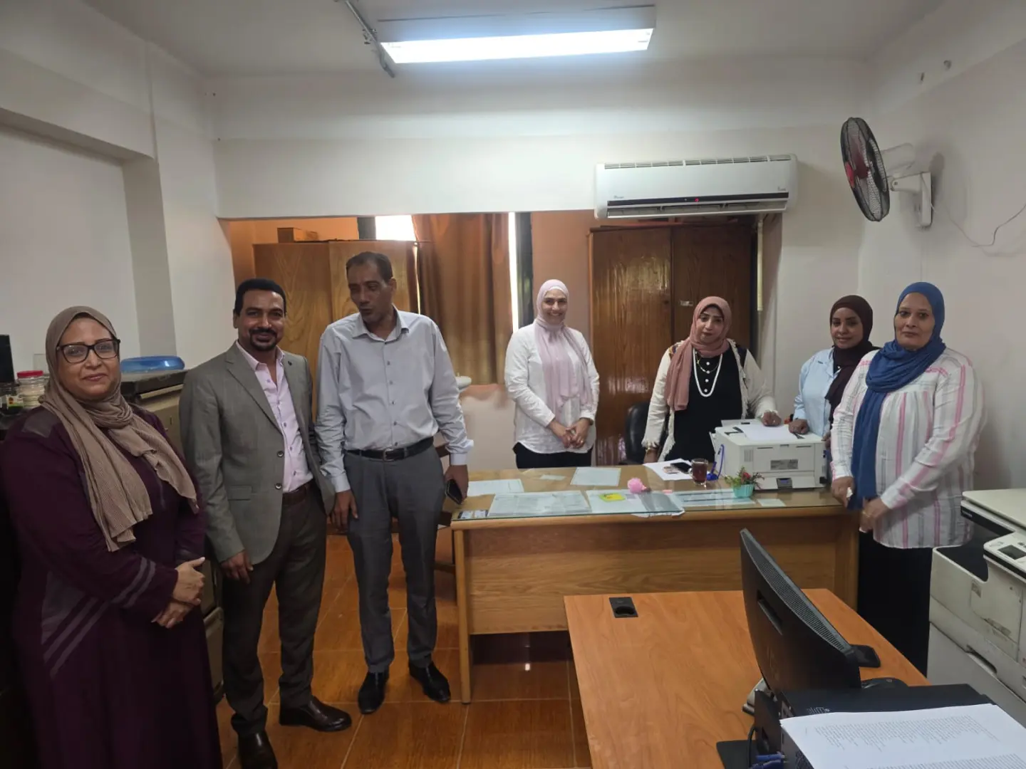 بالحلوى.. المعهد الفني الصحي بقنا يستقبل الطلاب في أول أيام الدراسة - 1000867240