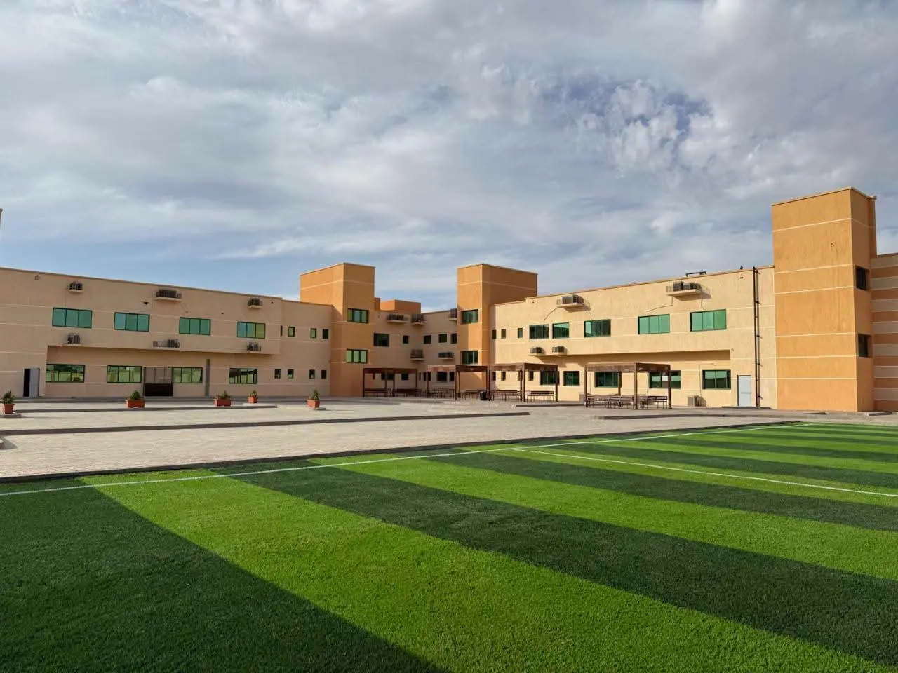 بدء التقديم اليوم.. تعرف على تخصصات المعاهد التكنولوجية الجديدة بغرب قنا