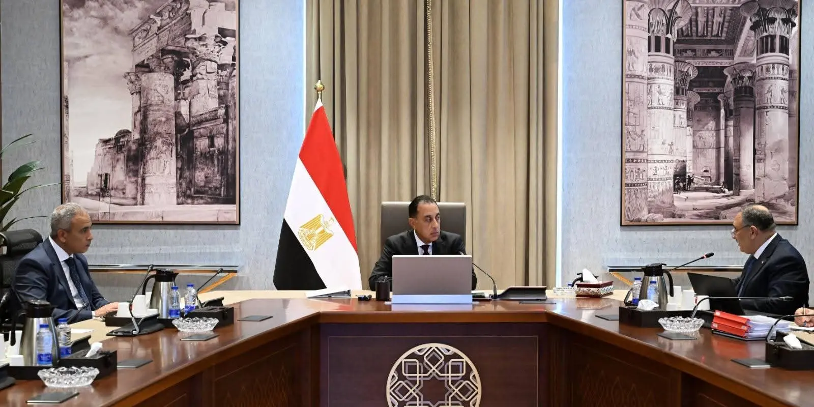 مدبولي يتابع إعادة تخطيط 4 مناطق صناعية بالشرقية على مساحة 5274 فدانًا