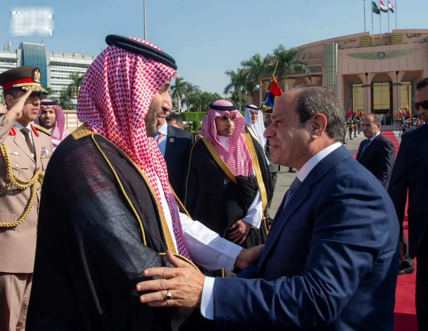 السيسي يودع ولي العهد السعودي في ختام زيارته إلى القاهرة
