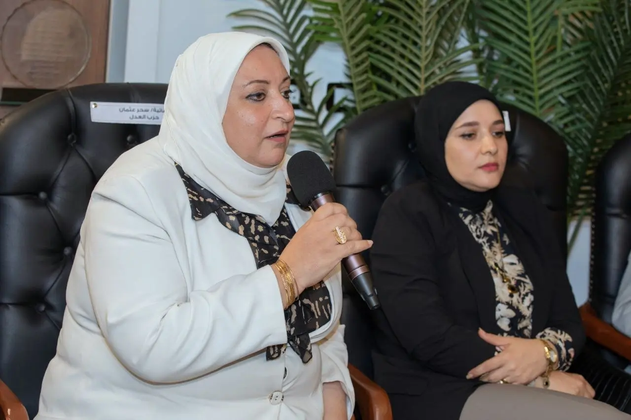 «الشعب الجمهوري» ينظم صالونًا سياسيًا لمناقشة تعزيز دور الإدارة المحلية في التنمية المستدامة