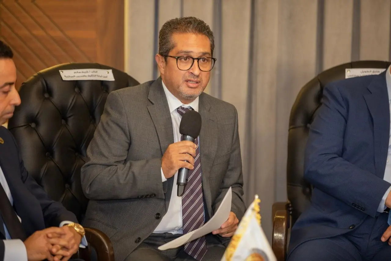 «الشعب الجمهوري» ينظم صالونًا سياسيًا لمناقشة تعزيز دور الإدارة المحلية في التنمية المستدامة