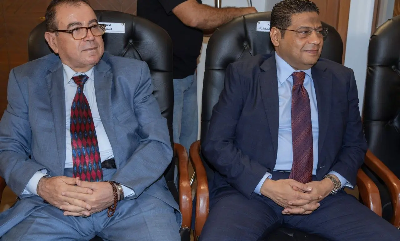«الشعب الجمهوري» ينظم صالونًا سياسيًا لمناقشة تعزيز دور الإدارة المحلية في التنمية المستدامة