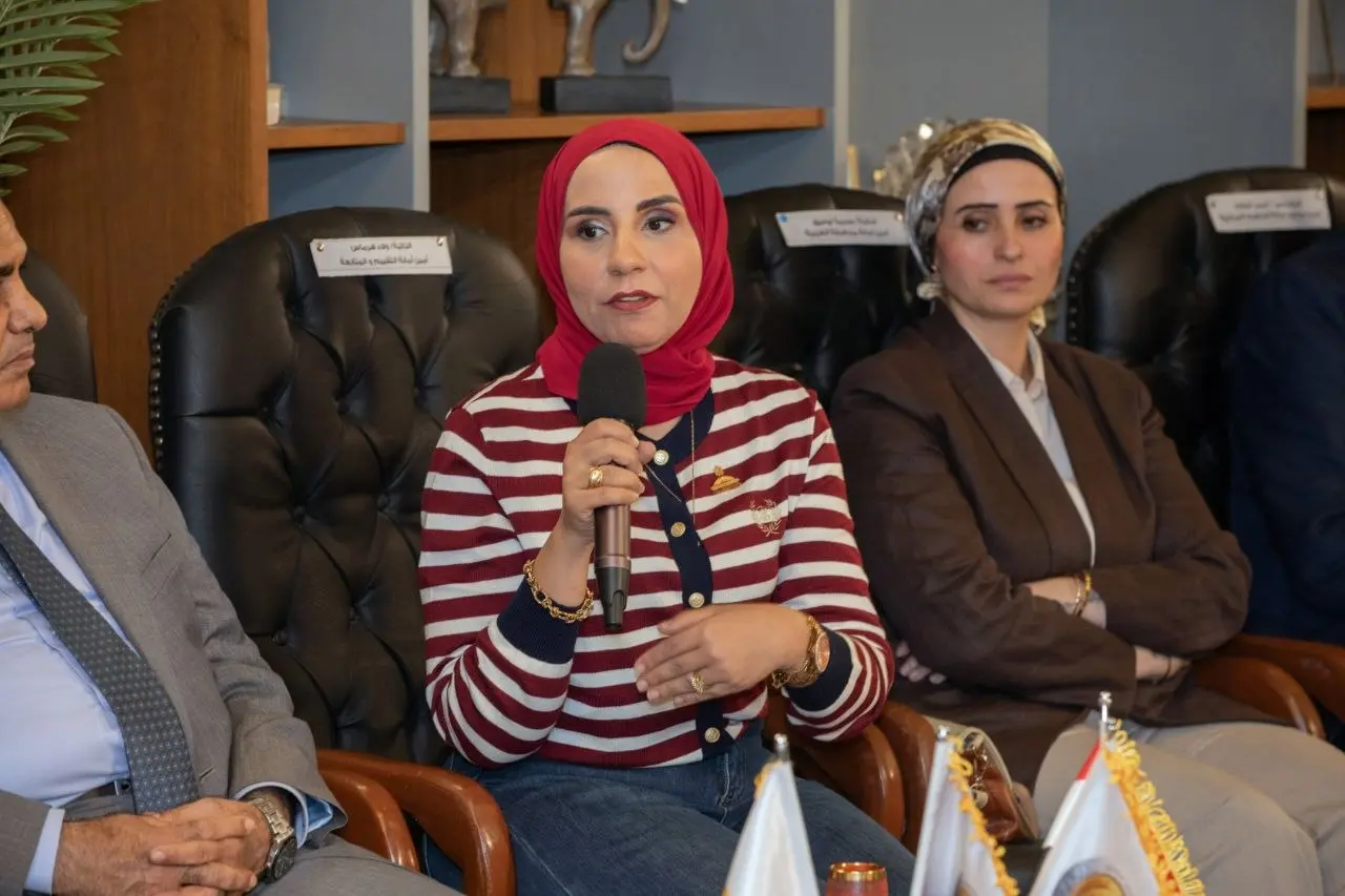 «الشعب الجمهوري» ينظم صالونًا سياسيًا لمناقشة تعزيز دور الإدارة المحلية في التنمية المستدامة