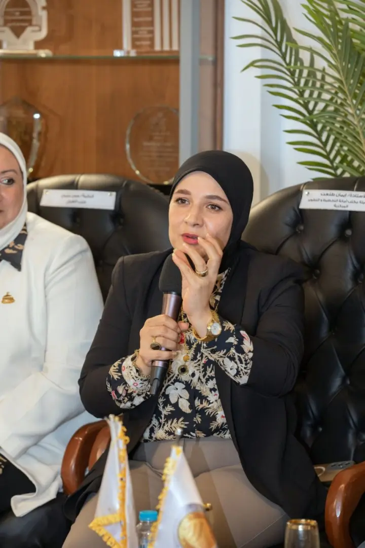«الشعب الجمهوري» ينظم صالونًا سياسيًا لمناقشة تعزيز دور الإدارة المحلية في التنمية المستدامة
