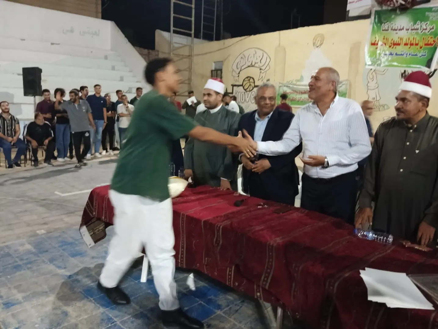 مركز شباب مدينة قنا يحتفل بالمولد النبوي ويكرم أطفال فريق كرة السلة