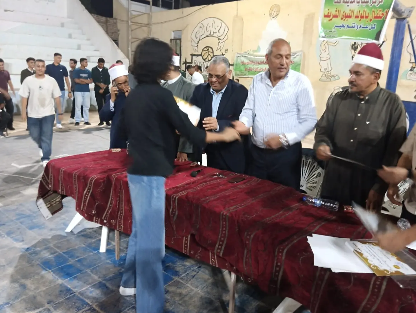 مركز شباب مدينة قنا يحتفل بالمولد النبوي ويكرم أطفال فريق كرة السلة