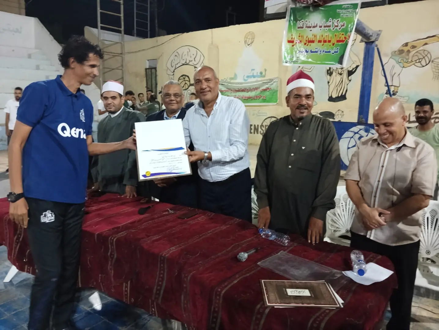مركز شباب مدينة قنا يحتفل بالمولد النبوي ويكرم أطفال فريق كرة السلة