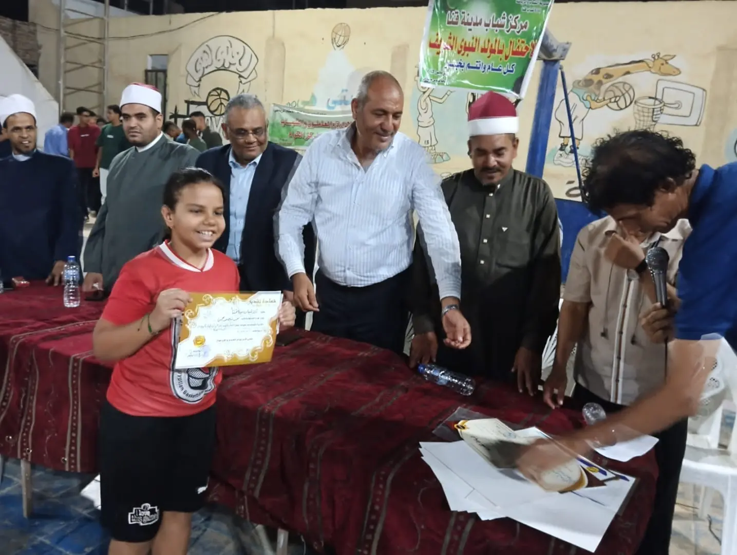 مركز شباب مدينة قنا يحتفل بالمولد النبوي ويكرم أطفال فريق كرة السلة - 1000880213