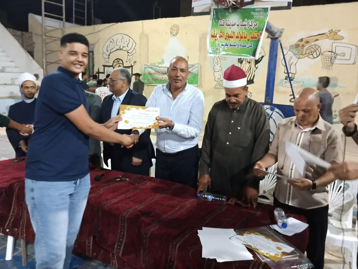 مركز شباب مدينة قنا يحتفل بالمولد النبوي ويكرم أطفال فريق كرة السلة - 1000880214