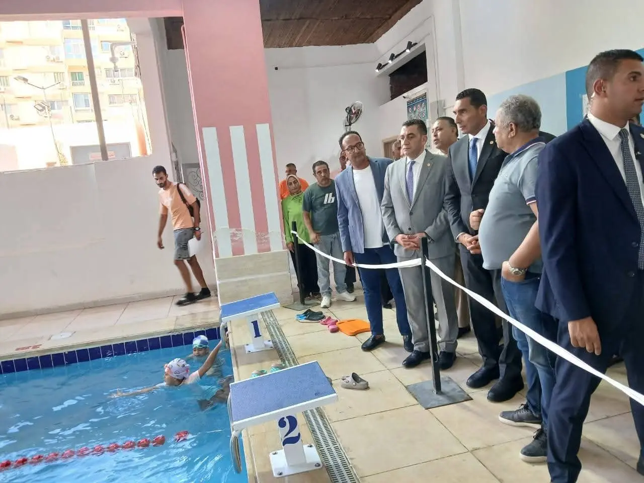 وزير الشباب والرياضة يتابع تطوير منشآت مركز شباب سموحة