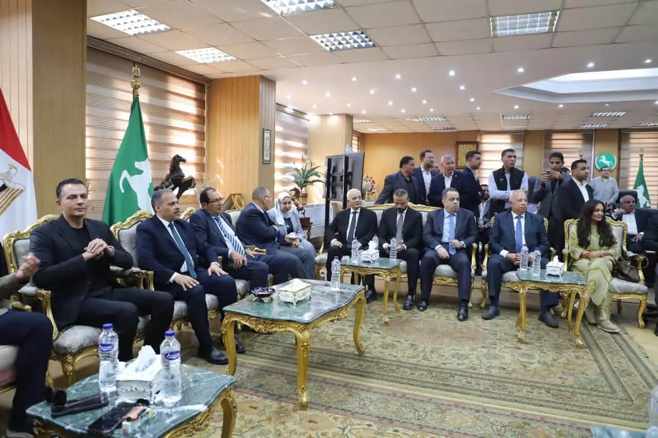 «مستقبل وطن» في الشرقية.. قوافل طبية وتجهيز مستشفى ومدرسة وسداد مصروفات دراسية لغير القادرين - 1000896149
