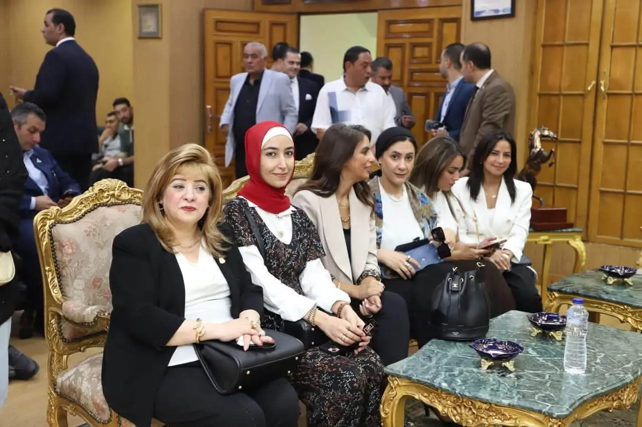 «مستقبل وطن» في الشرقية.. قوافل طبية وتجهيز مستشفى ومدرسة وسداد مصروفات دراسية لغير القادرين