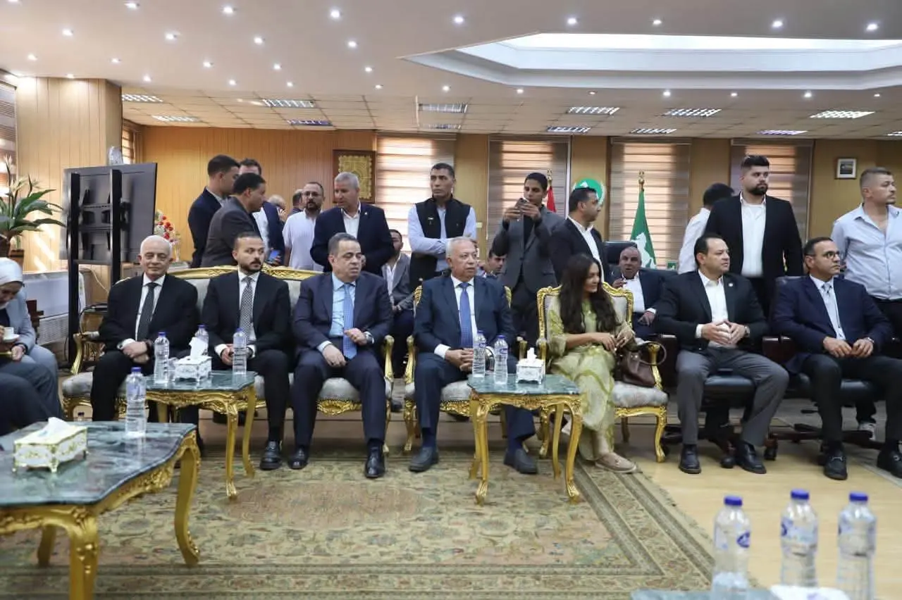 «مستقبل وطن» في الشرقية.. قوافل طبية وتجهيز مستشفى ومدرسة وسداد مصروفات دراسية لغير القادرين - 1000896158