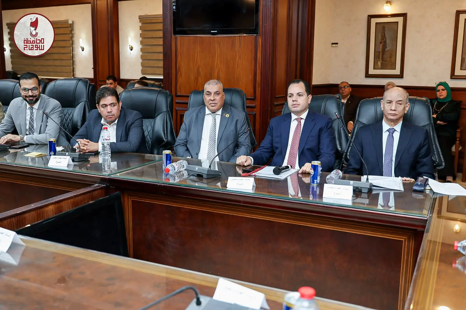 محافظ سوهاج يبحث مع الهيئة البرلمانية لمجلس الشيوخ مطالب المواطنين ودعم المشروعات