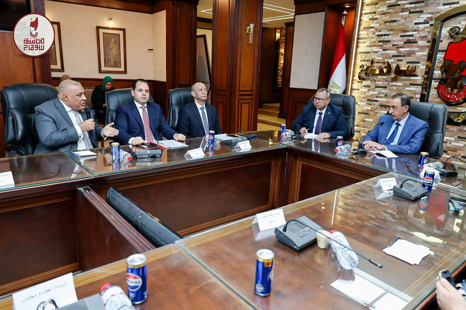 محافظ سوهاج يبحث مع الهيئة البرلمانية لمجلس الشيوخ مطالب المواطنين ودعم المشروعات