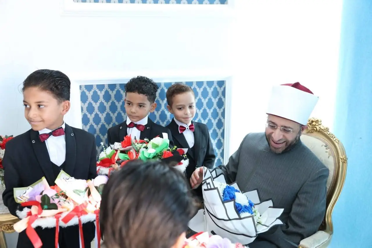 وزير الأوقاف ومحافظ الوادي الجديد يفتتحان 6 مساجد جديدة