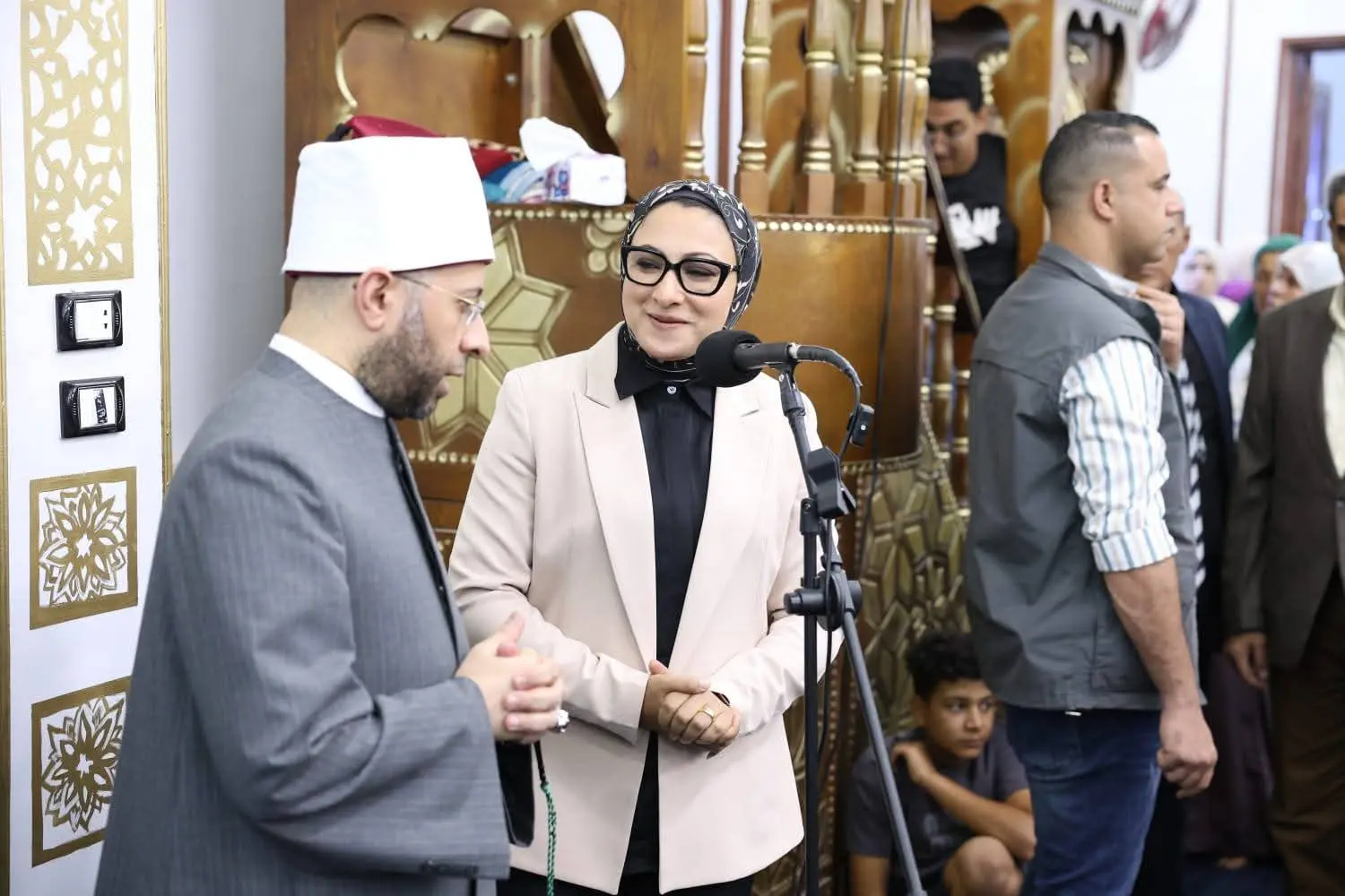 وزير الأوقاف ومحافظ الوادي الجديد يفتتحان 6 مساجد جديدة - 1000905942