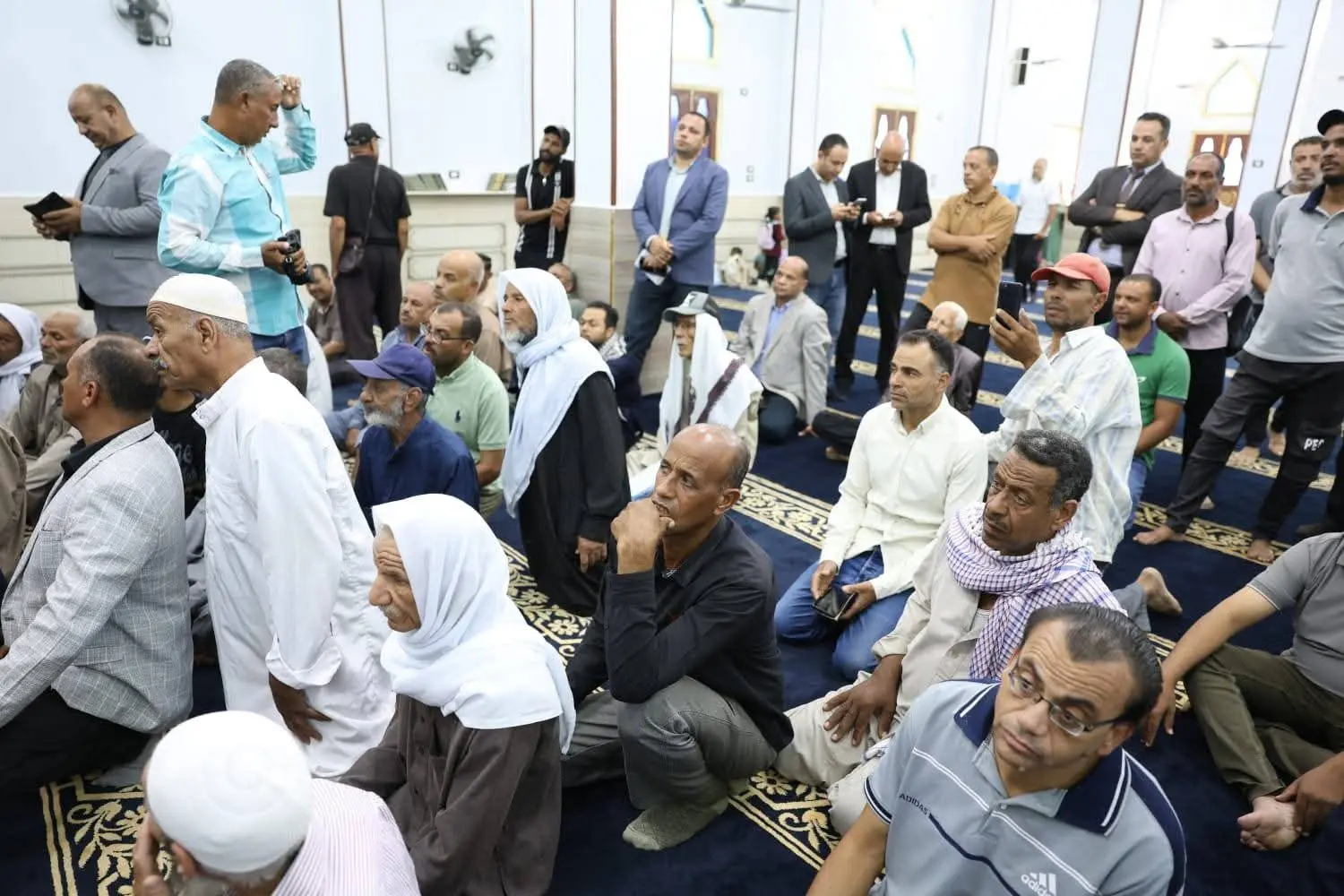 وزير الأوقاف ومحافظ الوادي الجديد يفتتحان 6 مساجد جديدة - 1000905947