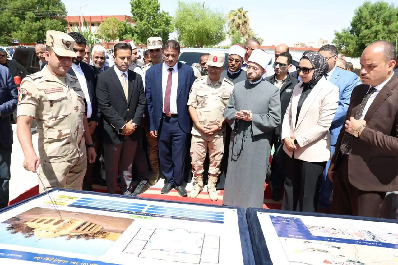 وزير الأوقاف ومحافظ الوادي الجديد يفتتحان 6 مساجد جديدة - 1000905955