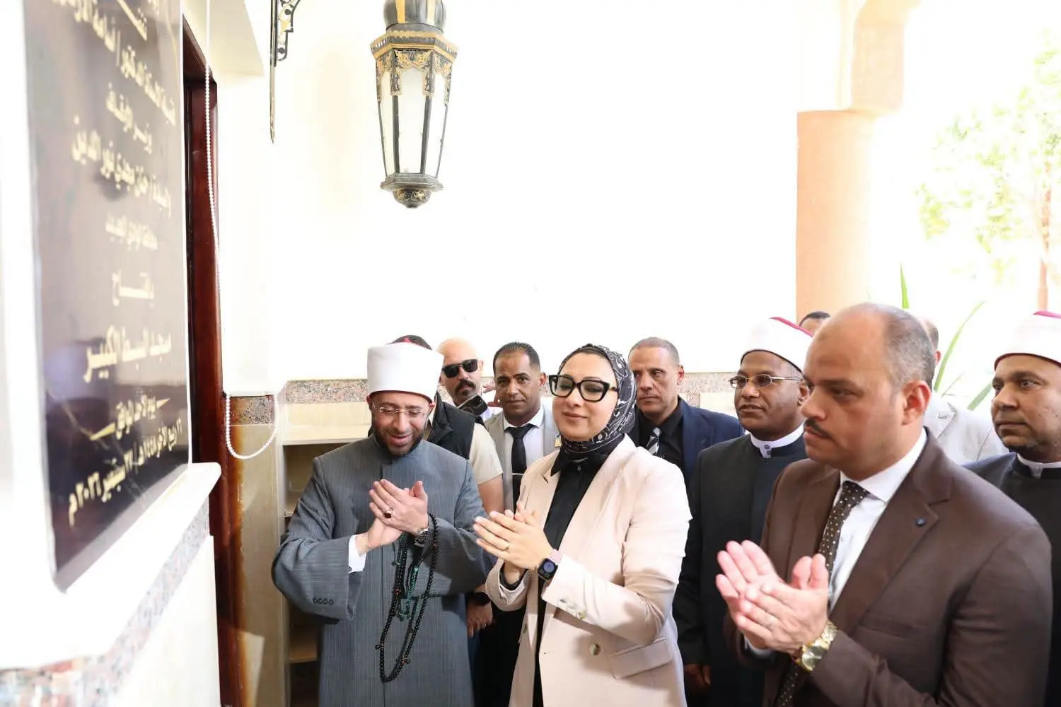 وزير الأوقاف ومحافظ الوادي الجديد يفتتحان 6 مساجد جديدة - 1000905958