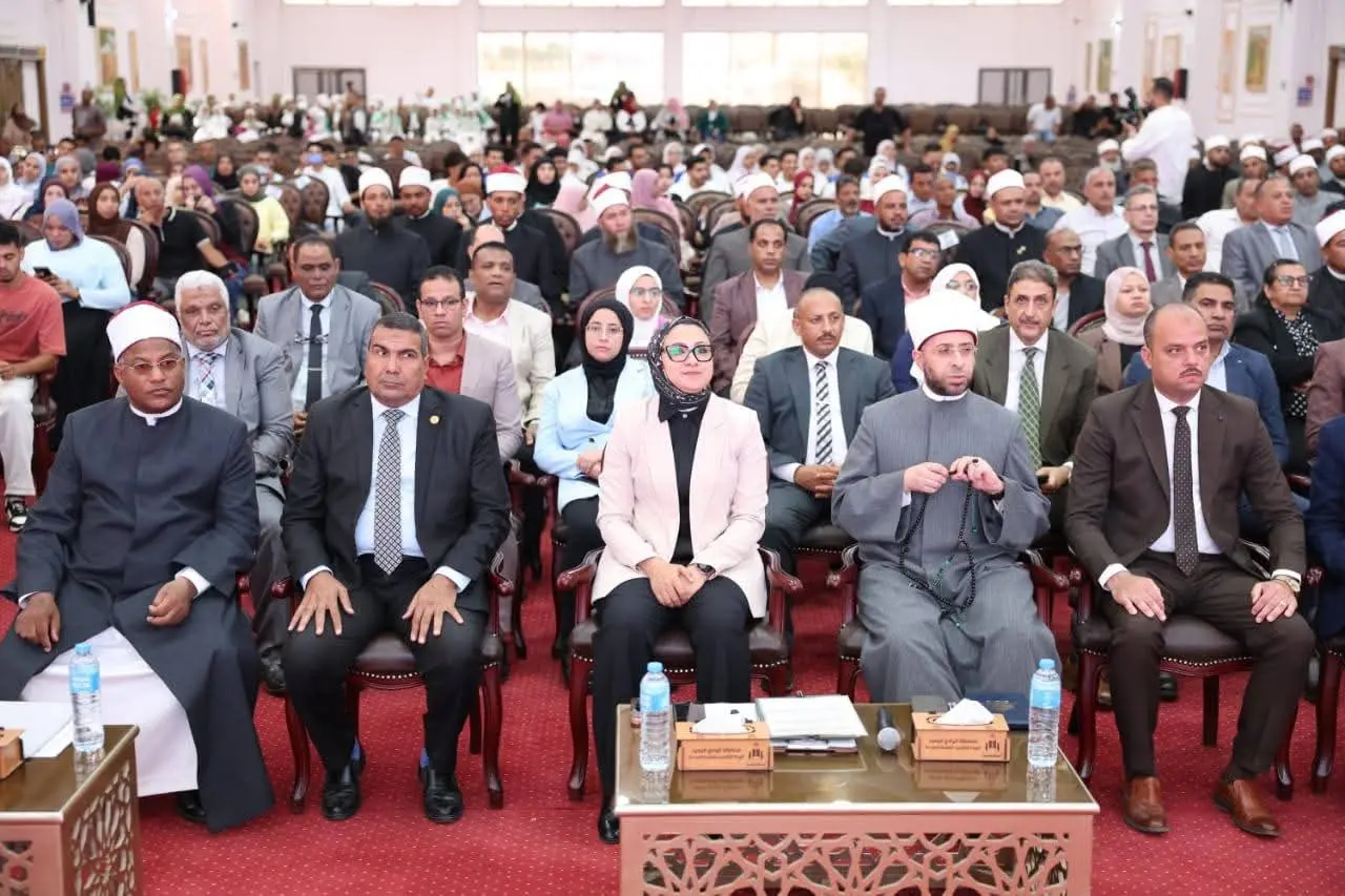 وزير الأوقاف ومحافظ الوادي الجديد يفتتحان 6 مساجد جديدة - 1000905962