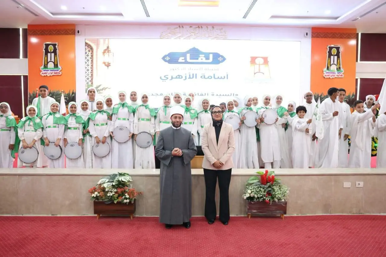 وزير الأوقاف ومحافظ الوادي الجديد يفتتحان 6 مساجد جديدة - 1000905968
