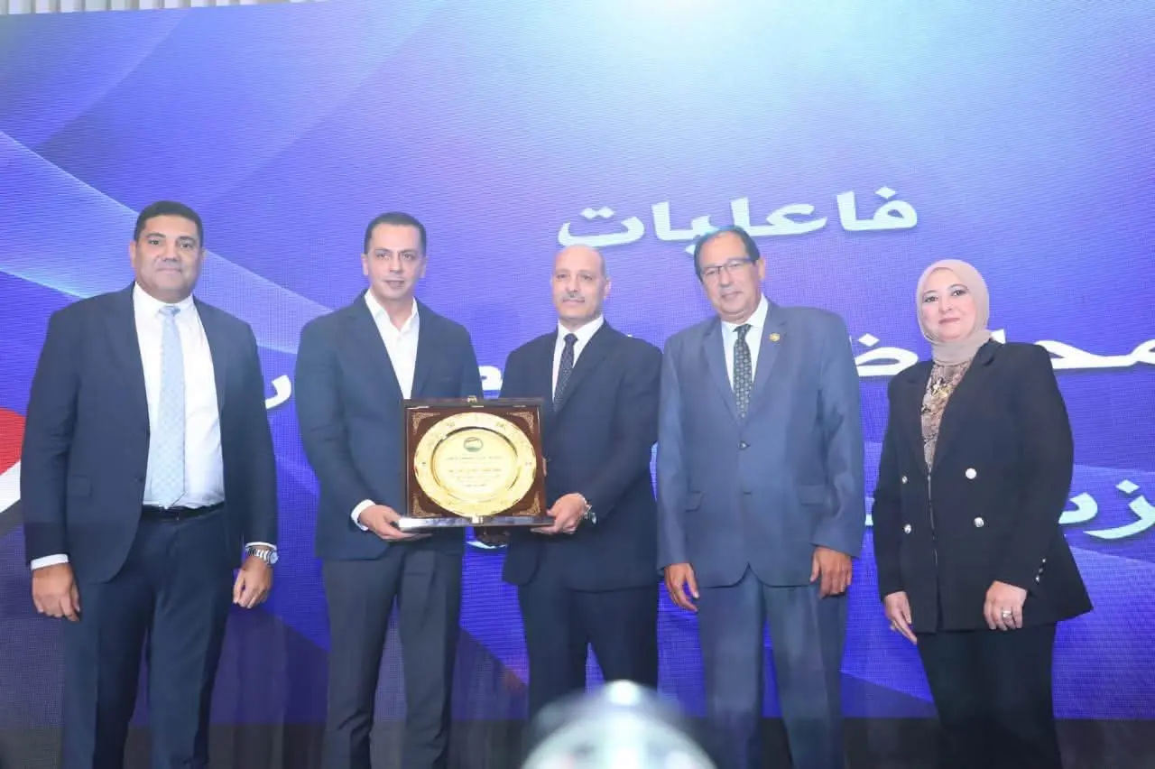 «مستقبل وطن» يدعم المزارعين بالإسكندرية بمعدات زراعية وأجهزة ري حديثة - 1000911078