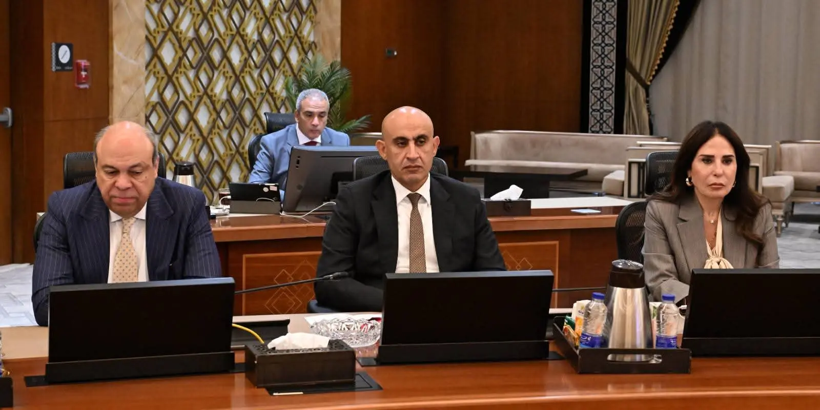 مدبولي يشيد بلقاء الرئيس ومجلسي الوزراء والمحافظين ويؤكد أهمية التواصل واستعراض الملفات