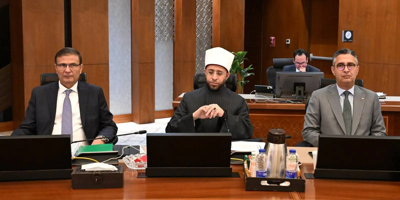 مدبولي يشيد بلقاء الرئيس ومجلسي الوزراء والمحافظين ويؤكد أهمية التواصل واستعراض الملفات