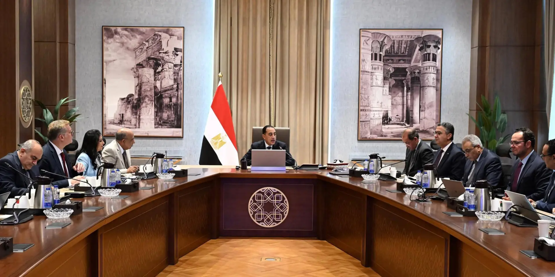 «مسيرة الطاقة» و«الحماية المجتمعية».. مدبولي يحدد محاور منتدى مصر 2026