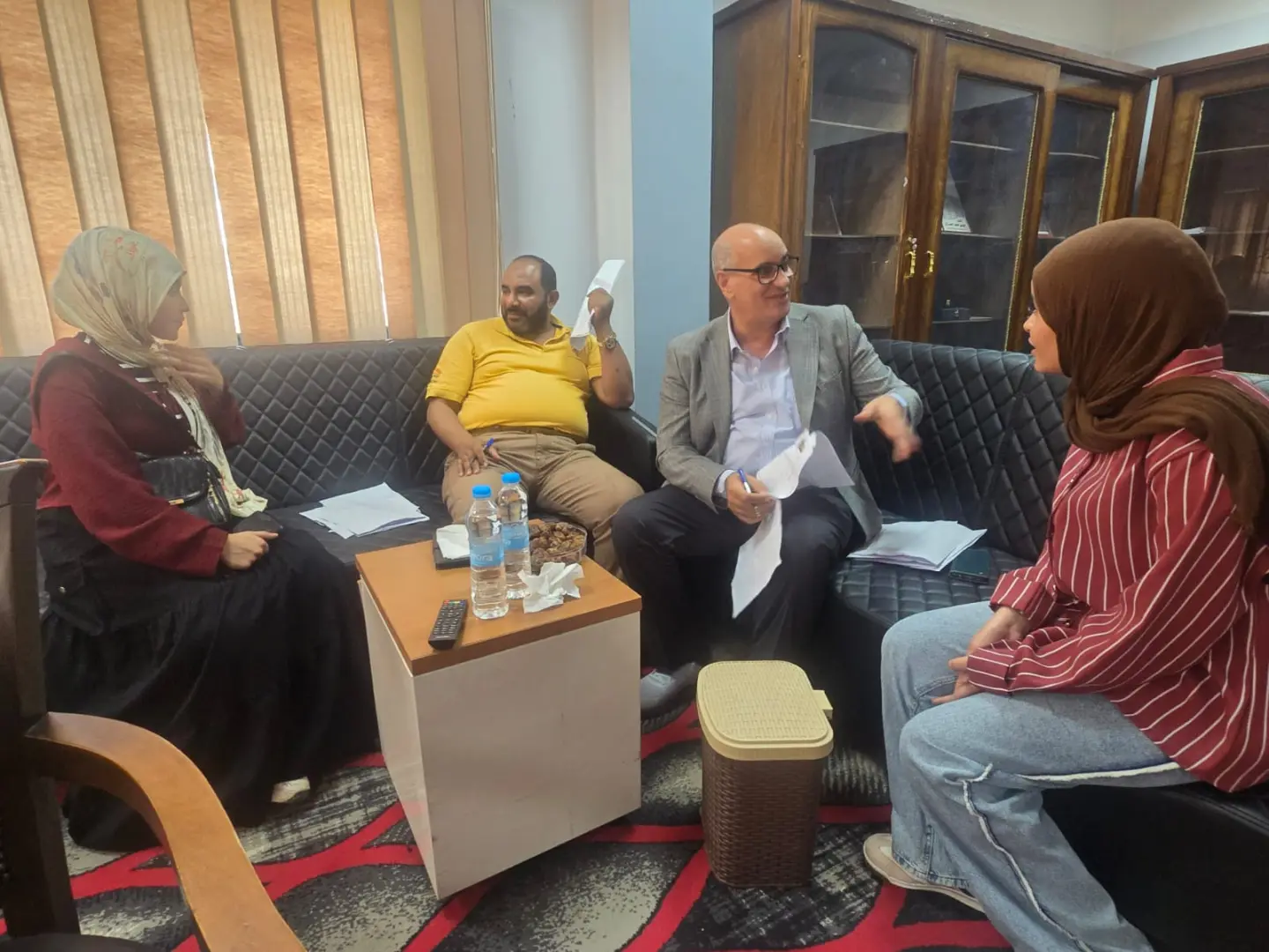 إجراء المقابلات الشخصية للمتقدمين للالتحاق بالمعهد الفني الصحي بجامعة قنا
