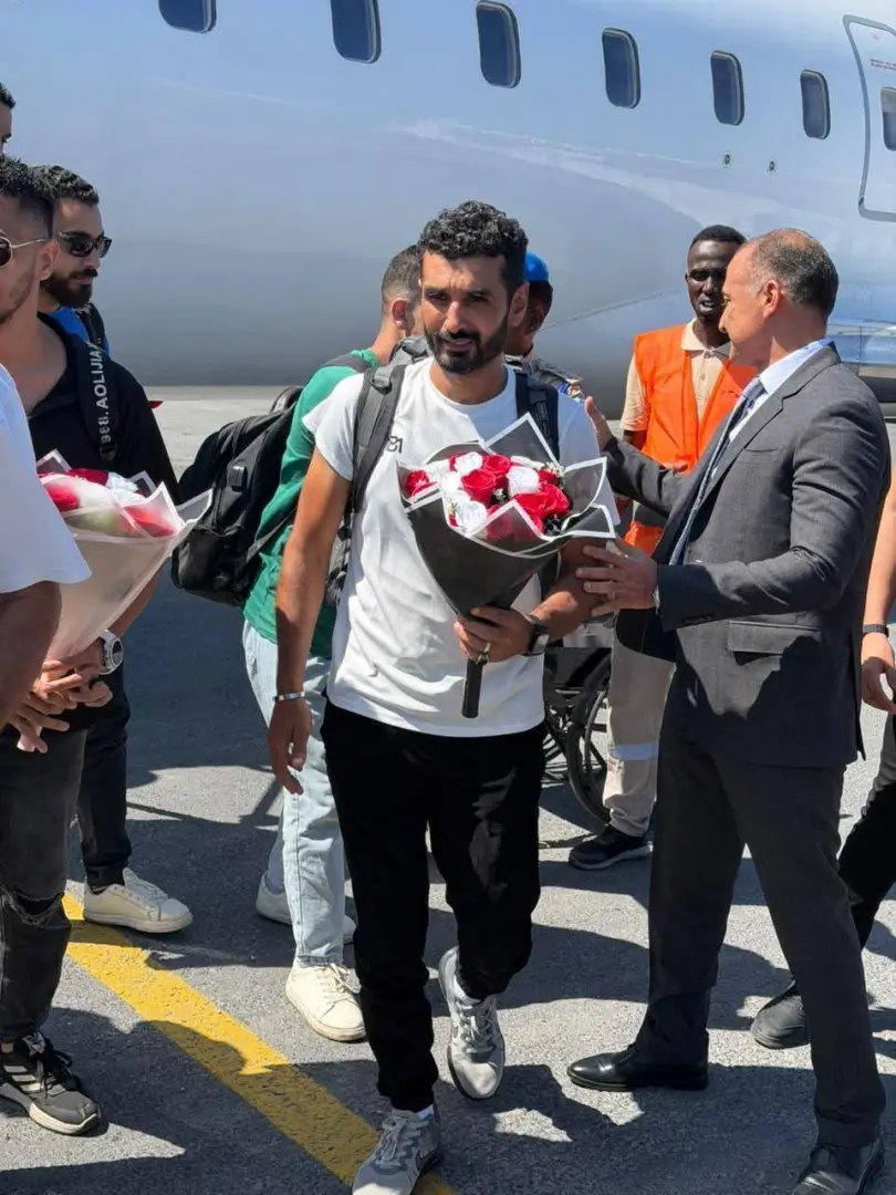 وصول البحارة المصريين إلى مقديشيو تمهيدًا لعودتهم إلى القاهرة برفقة السفير المصري