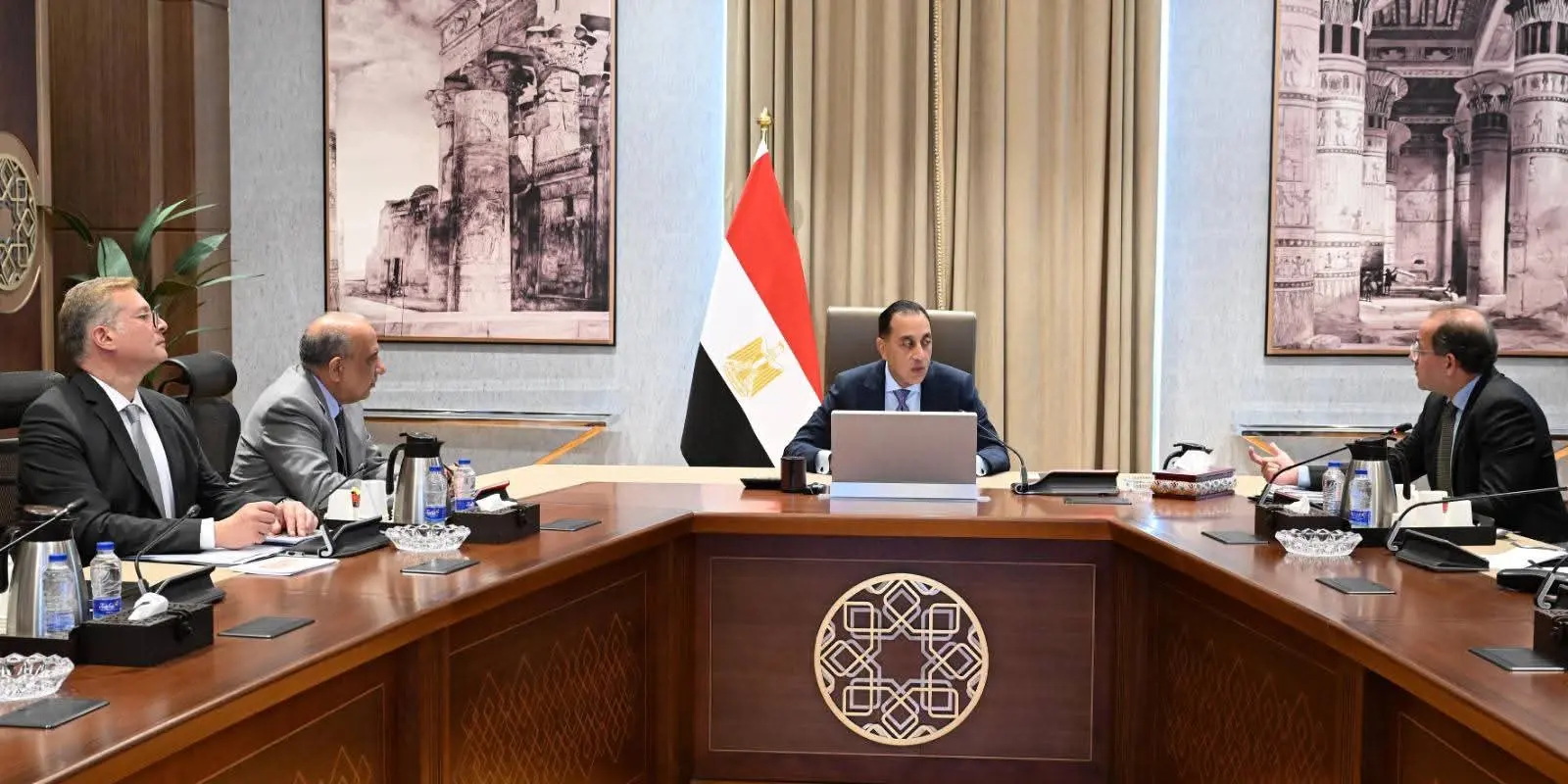 رئيس الوزراء يستعرض محاور جلسة «مسيرة الطاقة المصرية» بمنتدى مصر 2026