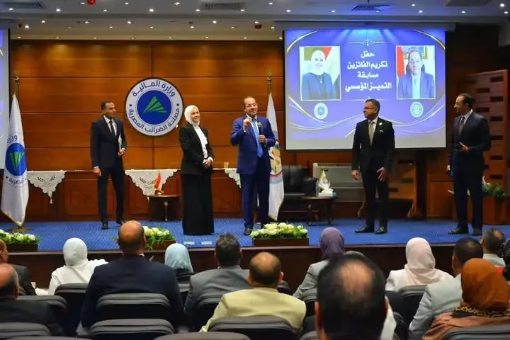 وزير المالية يكرم الفائزين بجوائز التميز المؤسسي بمصلحة الضرائب