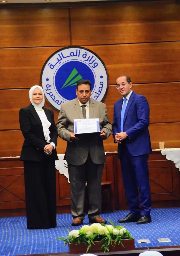 وزير المالية يكرم الفائزين بجوائز التميز المؤسسي بمصلحة الضرائب