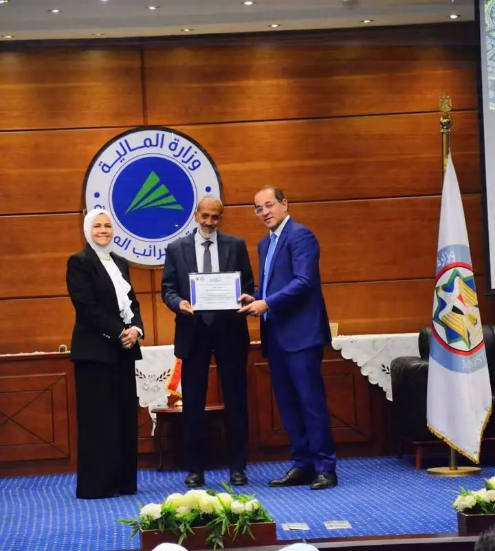 وزير المالية يكرم الفائزين بجوائز التميز المؤسسي بمصلحة الضرائب