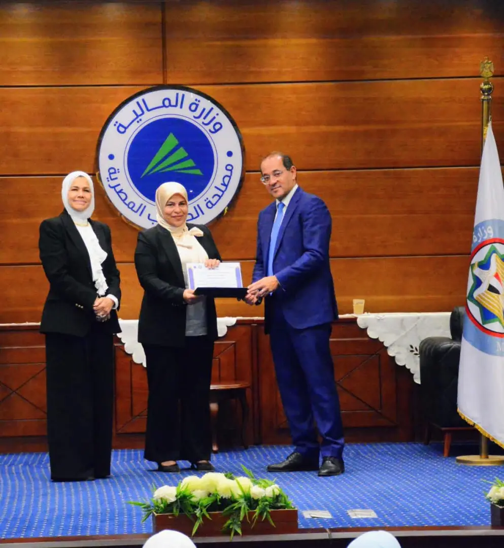 وزير المالية يكرم الفائزين بجوائز التميز المؤسسي بمصلحة الضرائب