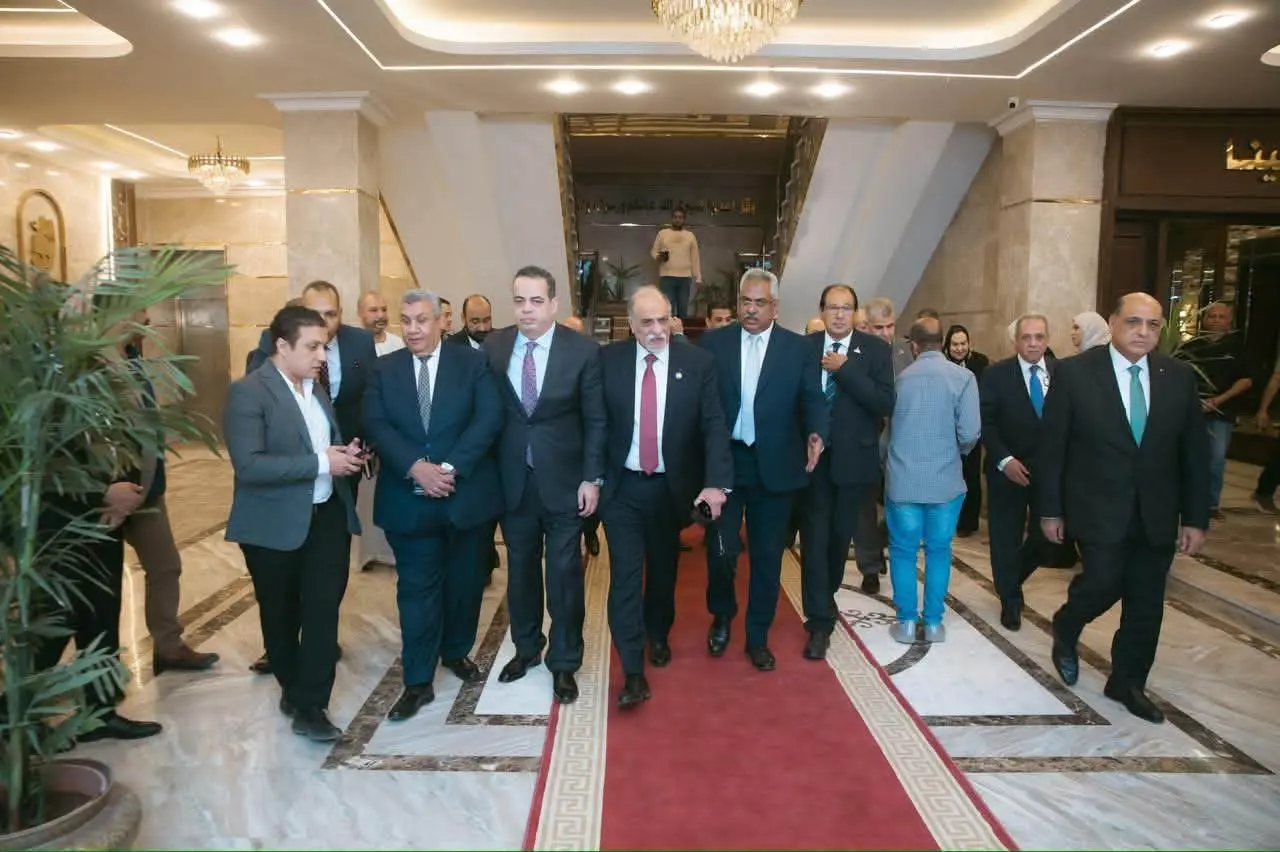 مستقبل وطن يواصل جولاته بالمحافظات.. سداد المصروفات الدراسية لـ6 آلاف طالب وطالبة في سوهاج