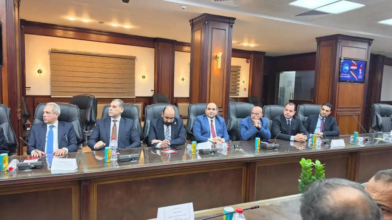 مستقبل وطن يواصل جولاته بالمحافظات.. سداد المصروفات الدراسية لـ6 آلاف طالب وطالبة في سوهاج