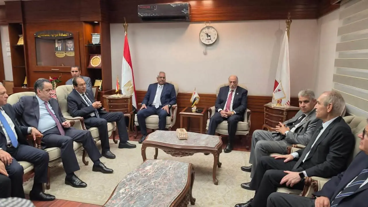 مستقبل وطن يواصل جولاته بالمحافظات.. سداد المصروفات الدراسية لـ6 آلاف طالب وطالبة في سوهاج