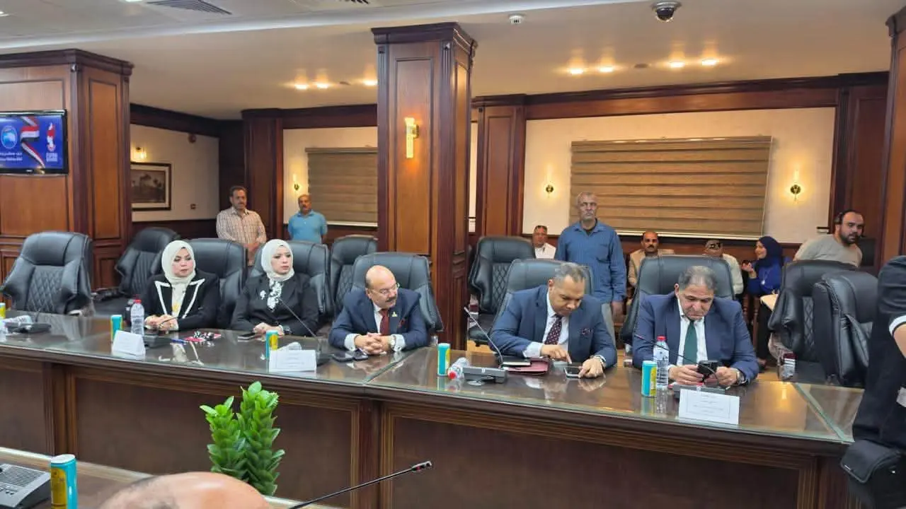 مستقبل وطن يواصل جولاته بالمحافظات.. سداد المصروفات الدراسية لـ6 آلاف طالب وطالبة في سوهاج