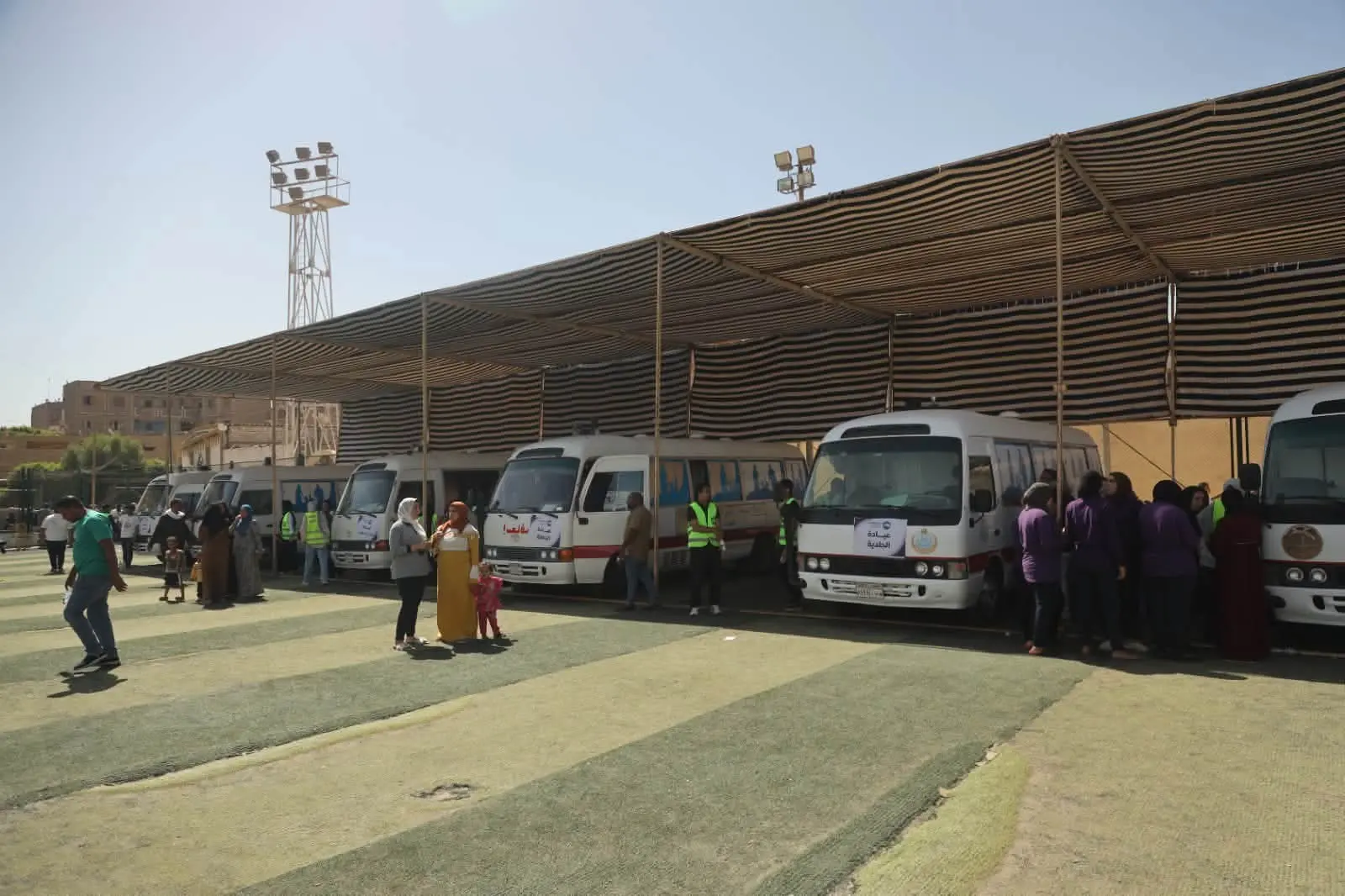 مستقبل وطن ينظم قافلة طبية مجانية ومعرض ملابس لغير القادرين في سوهاج