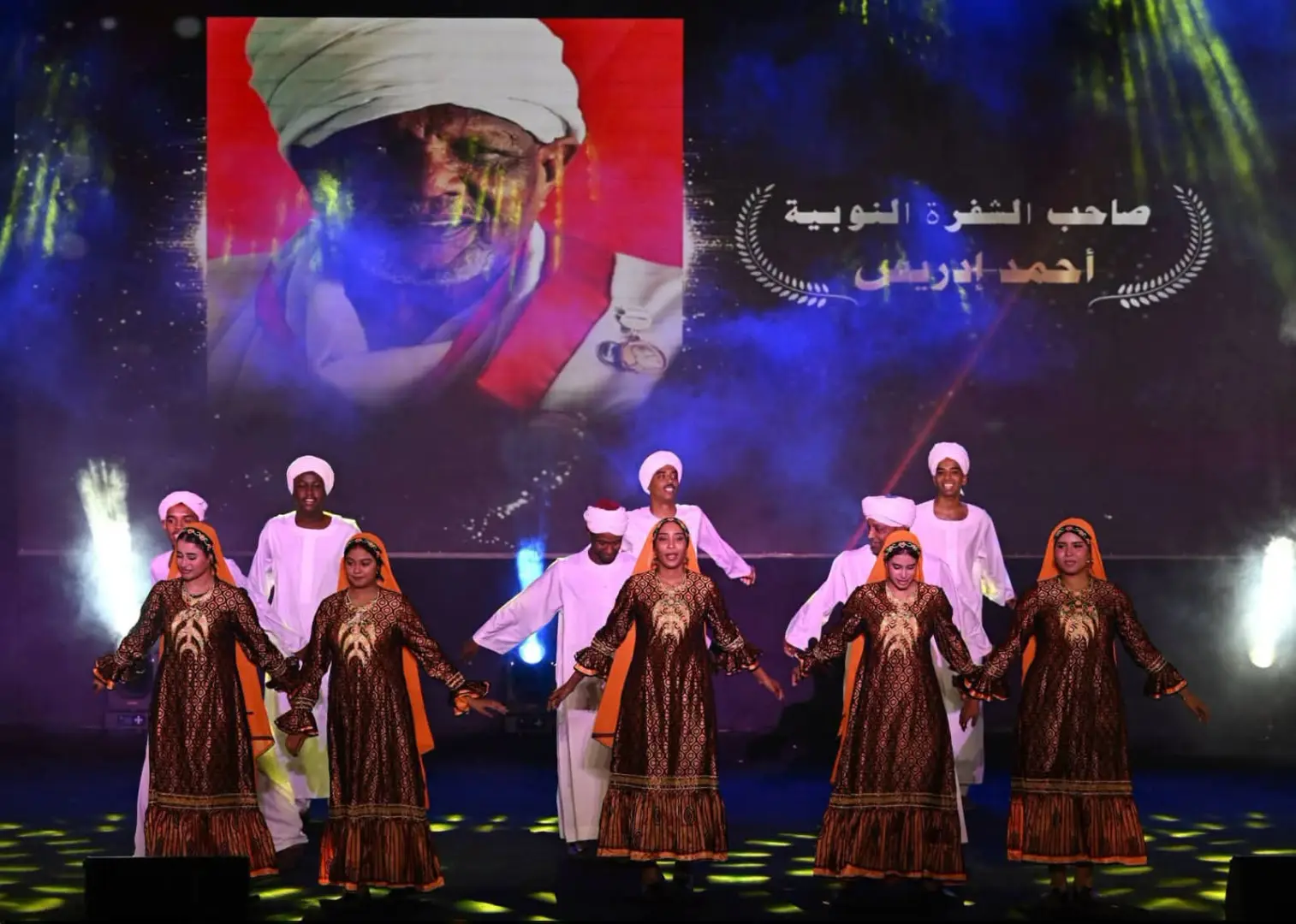 بمشاركة 8 فرق للفنون الشعبية.. فرقة أسوان تواصل عروضها بمهرجان تعامد الشمس