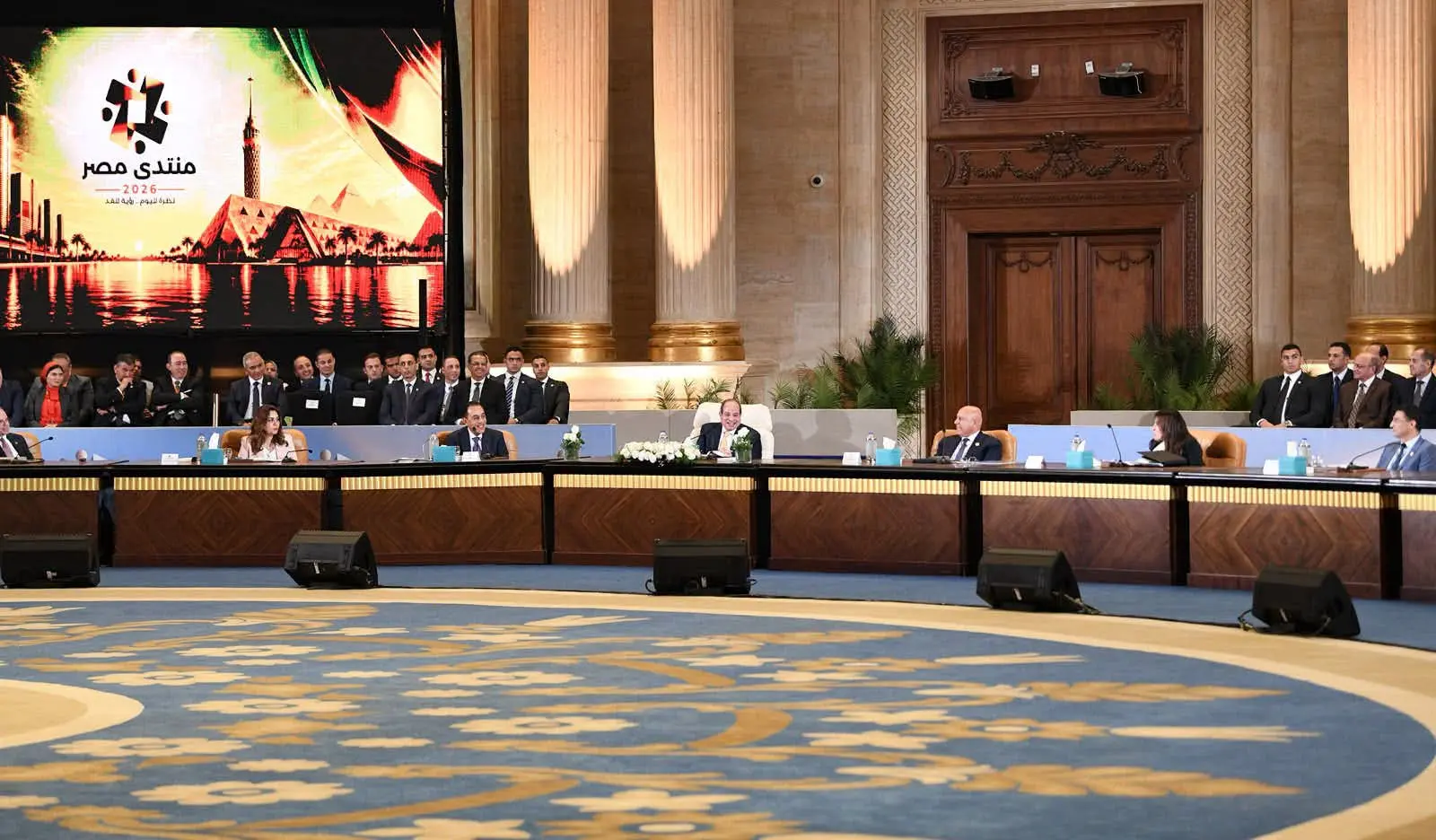 الرئيس السيسي يستعرض تحديات التنمية العمرانية ويوجه بإنشاء 200 ألف وحدة سكنية للإيجار - 1000971962 1