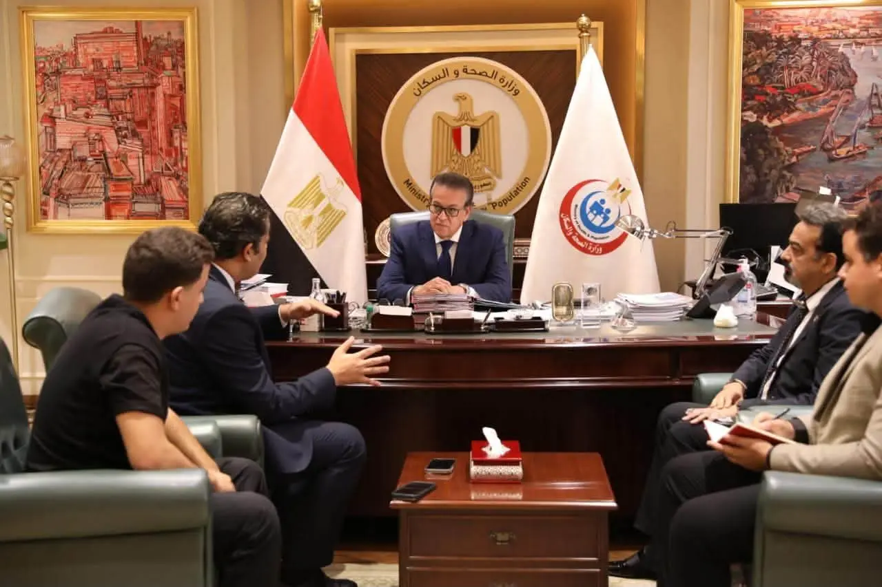 خالد عبدالغفار يؤكد رفض التجاوزات بحق الصحفيين داخل المنشآت الصحية