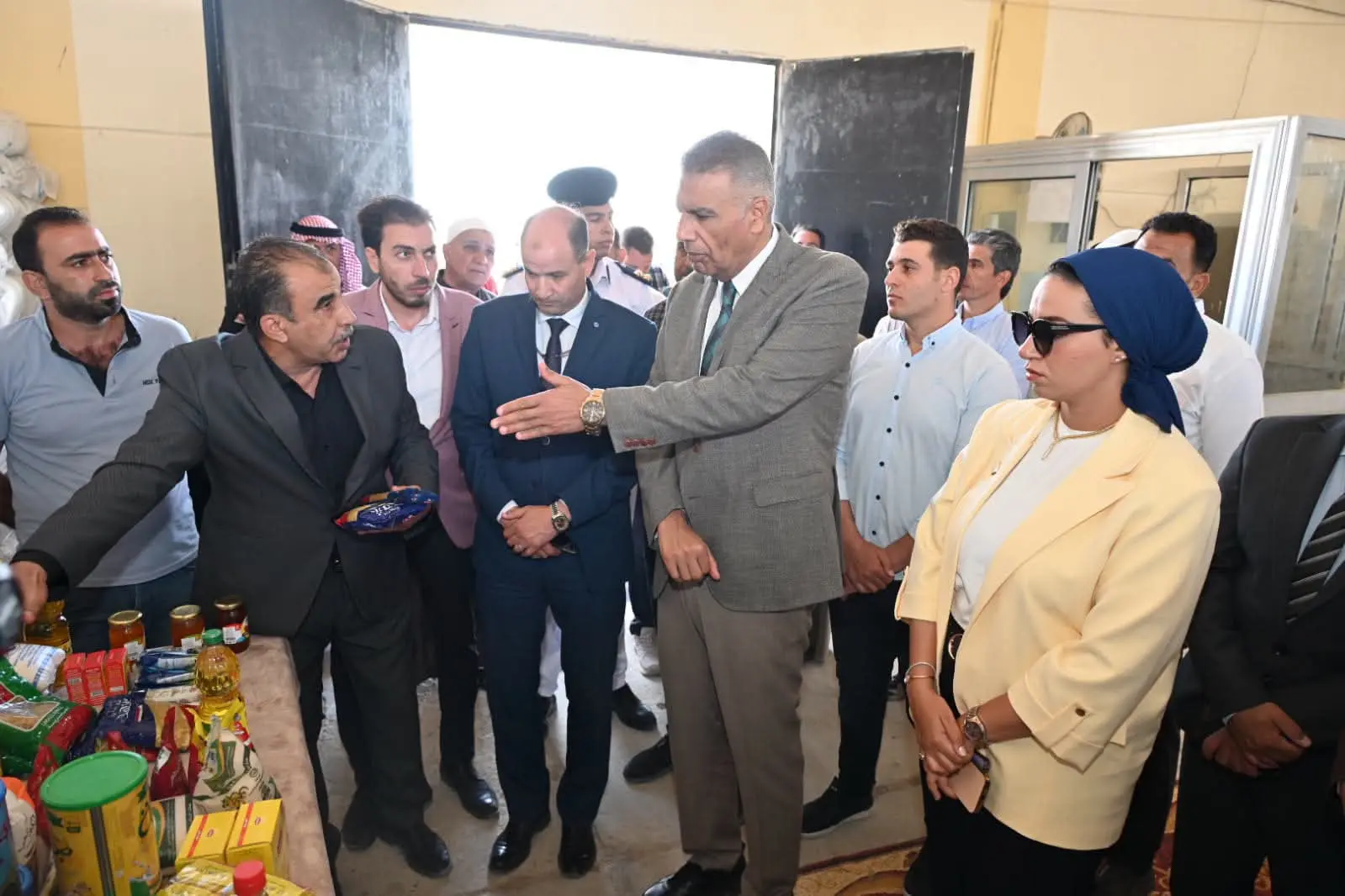 محافظ جنوب سيناء يتابع المخزون الاستراتيجي للسلع التموينية برأس سدر